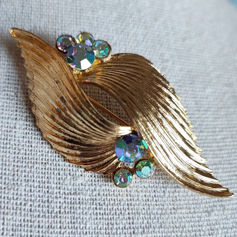 Vintage Light Blue Clear Aurora Borealis Gold Tone Rhodium Unsigned Brooch 1950s